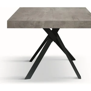 Cementgrijze houten tafel, antraciet metalen poten 95×90-145x90cm – FORTE DEI MARMI Cementgrijze houten tafel, antraciet metalen poten 95×90-145x90cm – FORTE DEI MARMI