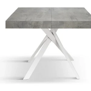 Cementgrijze houten tafel, witte metalen poten 95×90-145x90cm – FORTE DEI MARMI Cementgrijze houten tafel, witte metalen poten 95×90-145x90cm – FORTE DEI MARMI